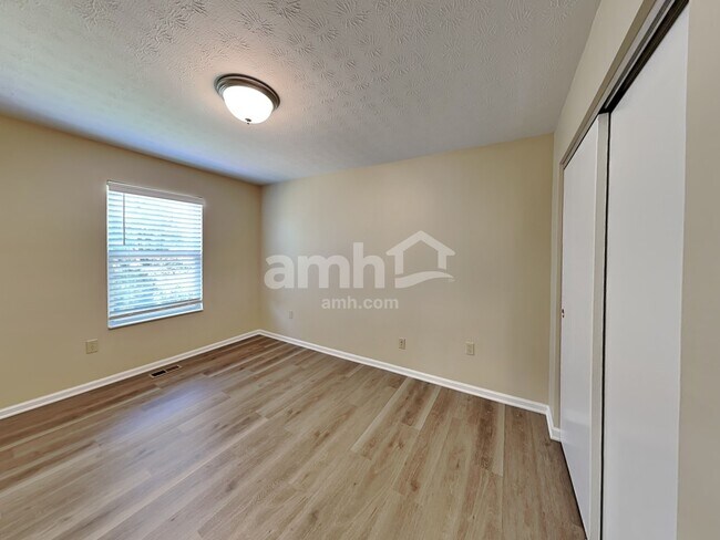 Building Photo - 545 Weeping Willow Ln