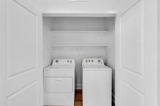 Building Photo - 1418 Izzy Ln