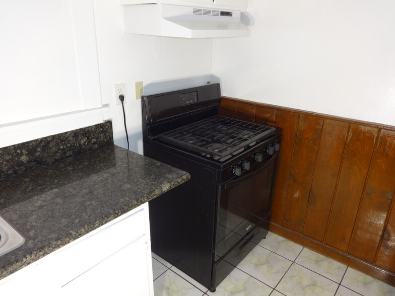 kitchen - 1972 Avalon St