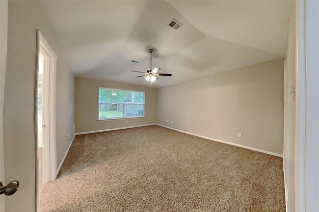 Building Photo - 25830 Richards Rd