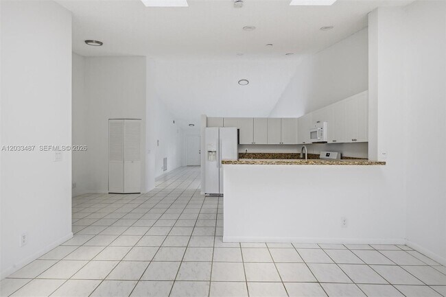 Building Photo - 10633 NW 32nd Ct