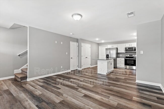 Building Photo - 2015 Dolly Dr