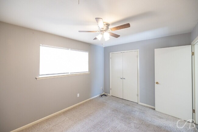 Building Photo - For  Lease