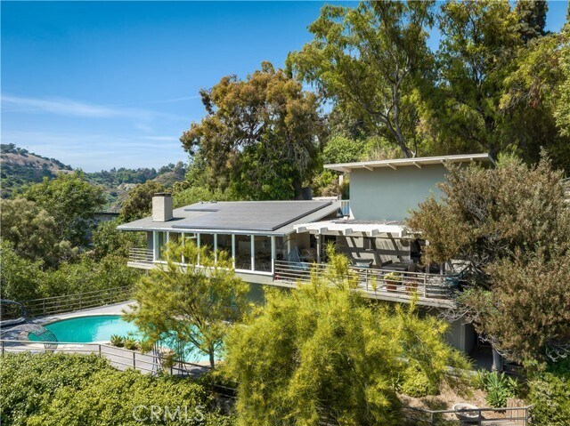 Building Photo - 2870 Benedict Canyon Drive