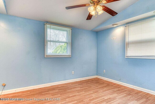 Building Photo - 208 Laurel Dr