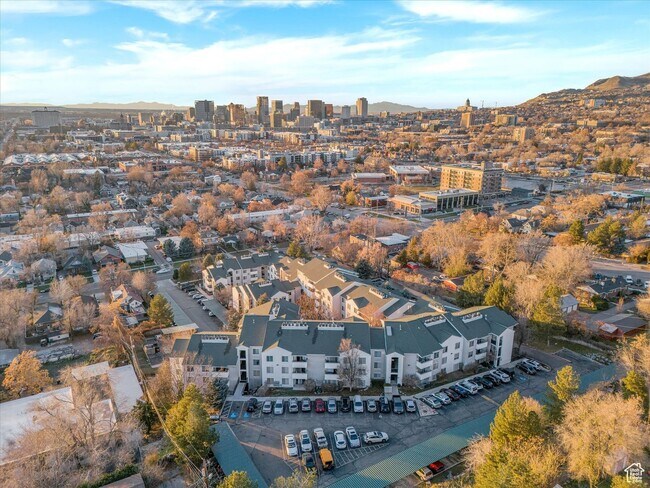 Building Photo - Downtown Salt Lake City Condo Now Available.