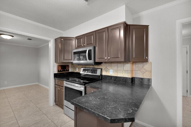 Building Photo - 20 Dogwood Ln