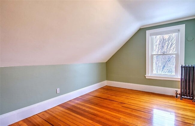 Building Photo - 118 Everett Ave