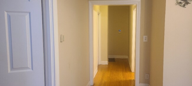 Building Photo - 4839 W Addison St