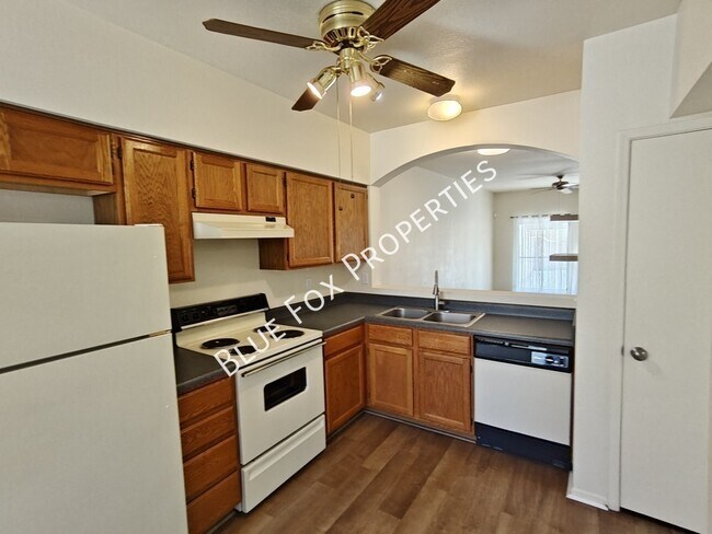 Building Photo - 2415 W Calle Retana