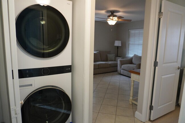 Building Photo - 9211 Atlantic Ave