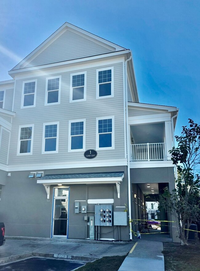 Primary Photo - Two bedroom in the heart of Daniel Island ...