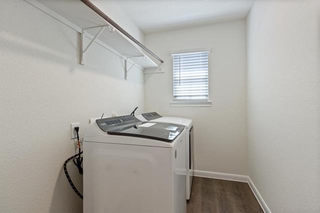 Building Photo - 3902 Oak Crk Cir