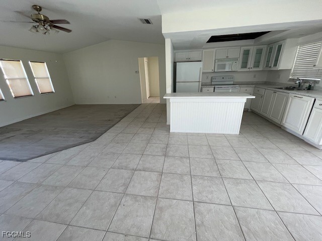 Building Photo - 2710 SW 4th Ave