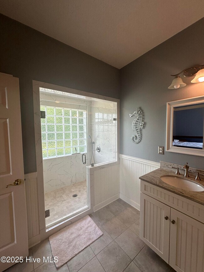 Building Photo - 7407 Fern Valley Dr
