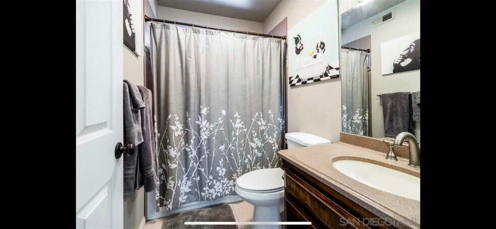 Building Photo - 4541 Utah St