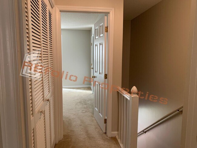 Building Photo - Charming 2-Story 2 BR Townhome @ Paxton To...