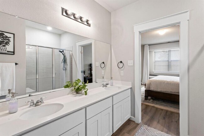 Building Photo - 283 Fieldwood Dr