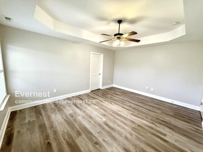 Building Photo - 24752 Rolling Vista Dr