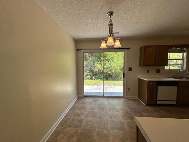 Building Photo - 133 Glenwood Dr