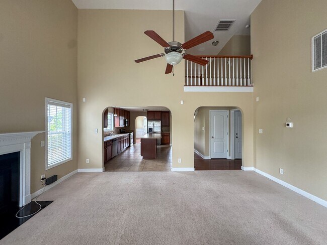 Building Photo - Gorgeous 3 Bed 2.5 Bath Home on Corner Lot
