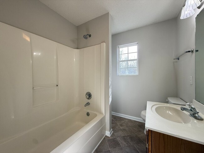 Building Photo - 2120 Dave St