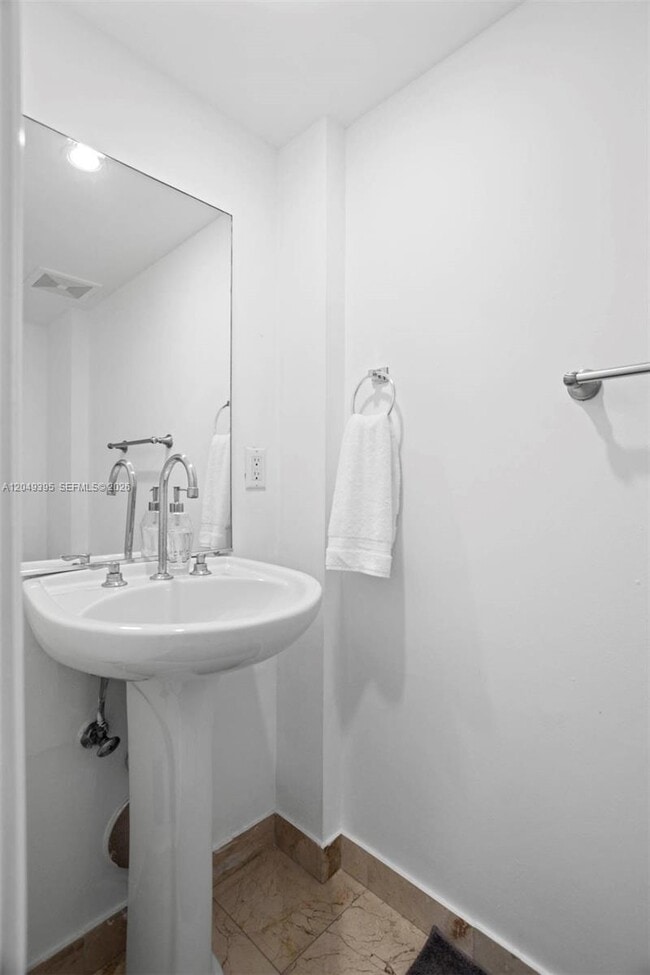 Building Photo - 6917 Collins Ave