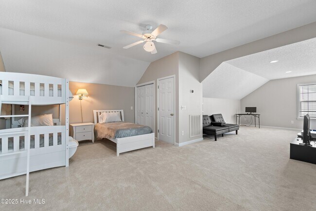 Building Photo - 3155 Lakeside Commons Dr SE