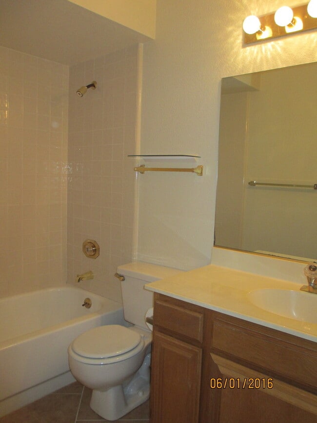 Building Photo - Single Story Rio Vista Home