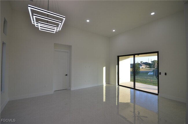 Building Photo - 2416 Diplomat Pkwy W