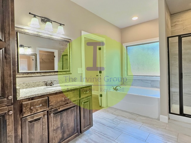 Building Photo - 4/2 home in Deatsville! Move in ready!