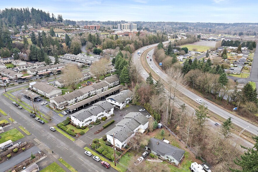 Building Photo - 1016 9th St SE