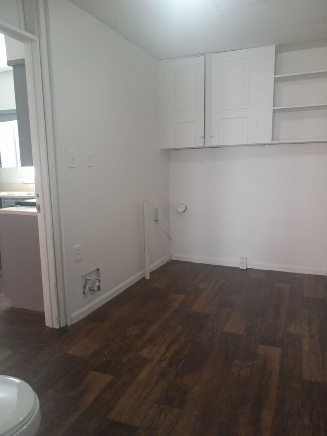 Building Photo - 118 S 2nd St