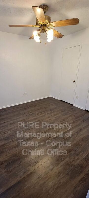 Building Photo - 5001 Middlecoff Rd
