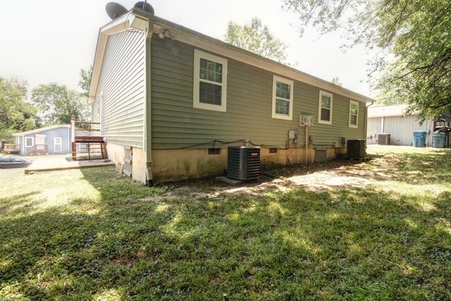 Building Photo - Adorable 2bd/1.5ba Duplex Less Than 1 Mile From Downtown Durham!