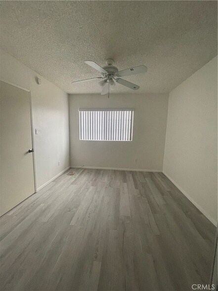 Building Photo - 151 E 95th St