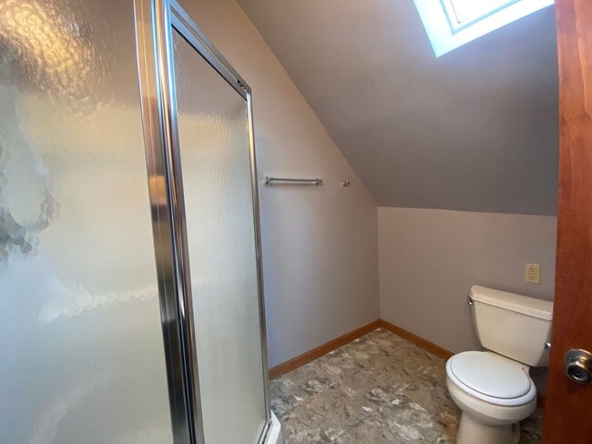 Building Photo - Downer upper house