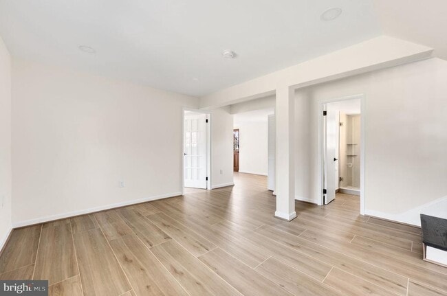 Building Photo - 700 N Mansfield St