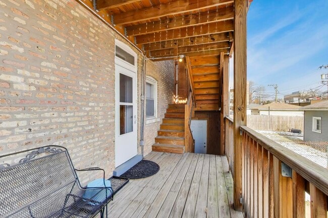 Building Photo - 620 Elgin Ave