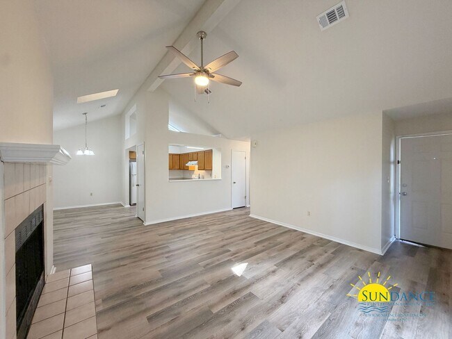 Building Photo - Nice 3 Bedroom Home Close to Eglin and Hurlburt Field AFB!