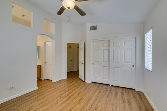 Building Photo - 3-Bedroom Home with Upgraded Cooling & Gre...