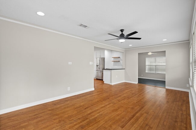 Building Photo - 2007 Wakefield Dr