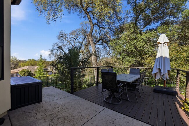 Building Photo - 3813 Calverhall Way