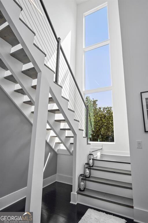 Building Photo - 1756 N Akin Dr NE