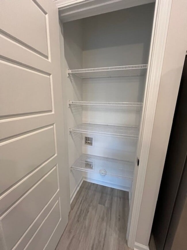 Building Photo - Stunning townhouse located in the heart of...