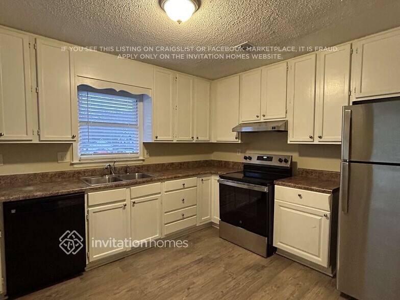 Building Photo - 4756 Saddleridge Rd