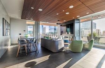 Building Photo - 929 109th Ave NE