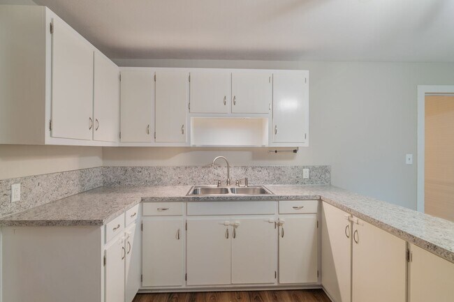 Building Photo - Charming Restored home in Bibb City