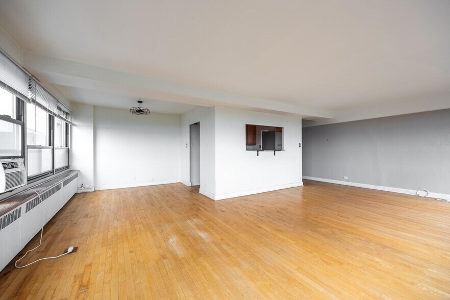 Building Photo - 4180 N Marine Dr