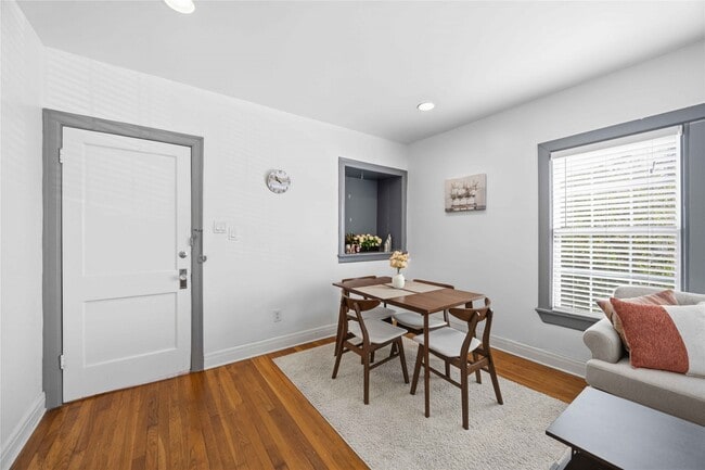 Building Photo - 1546 Lombardy St